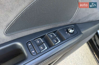 Седан Audi A8 2015 в 