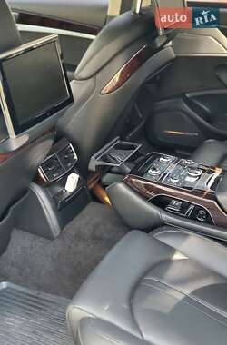 Седан Audi A8 2012 в Знаменке