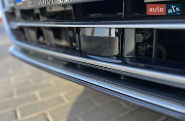 Седан Audi A8 2020 в 