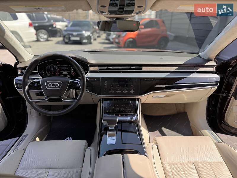 Седан Audi A8 2019 в Одессе