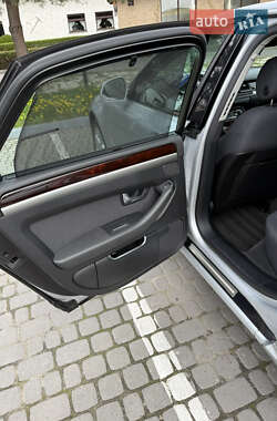 Седан Audi A8 2009 в 