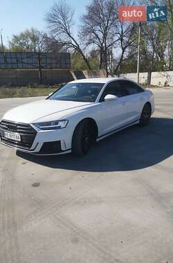 Седан Audi A8 2021 в 