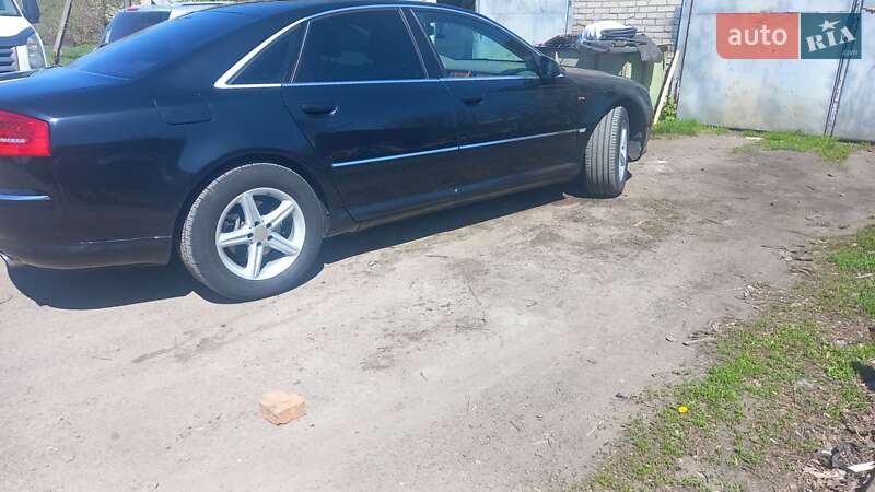 Седан Audi A8 2006 в Бершади