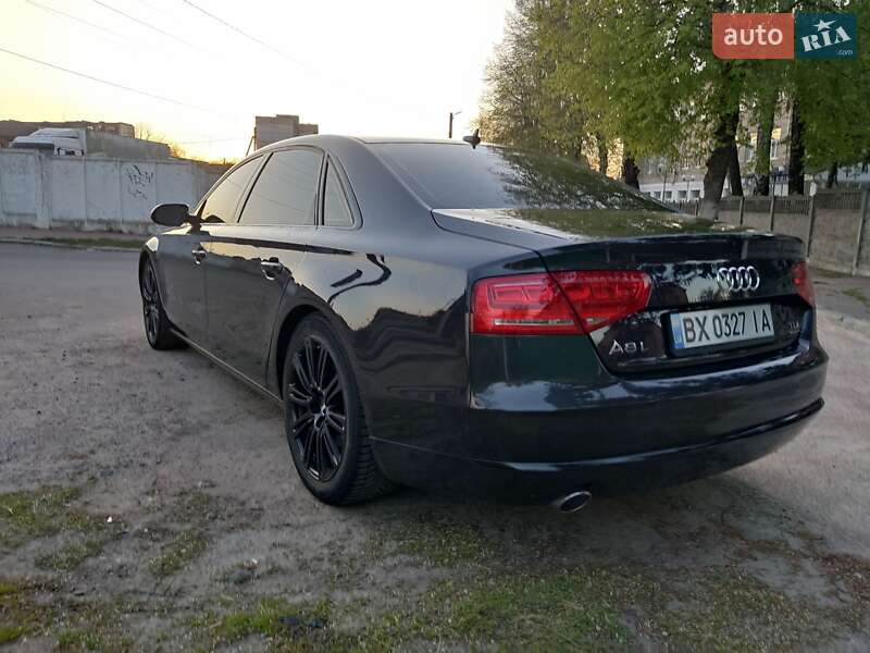 Седан Audi A8 2013 в Житомире