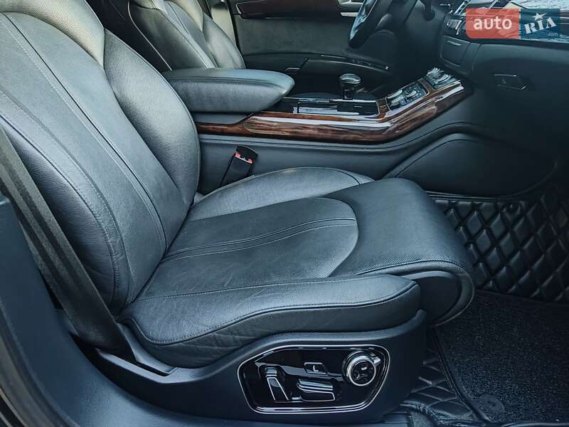 Седан Audi A8 2013 в Житомире