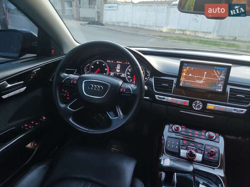 Седан Audi A8 2013 в Житомире