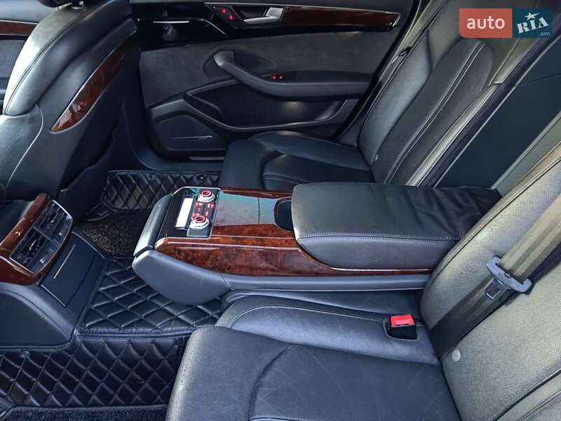 Седан Audi A8 2013 в Житомире