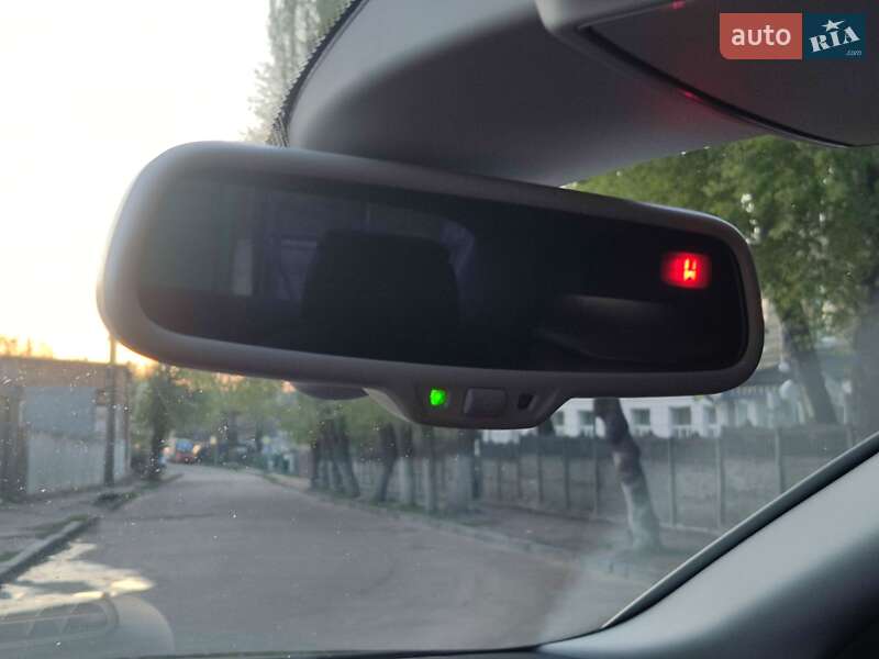 Седан Audi A8 2013 в Житомире