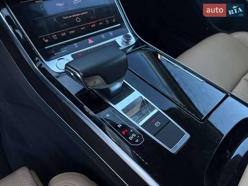 Седан Audi A8 2018 в Миколаєві