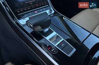 Седан Audi A8 2018 в 