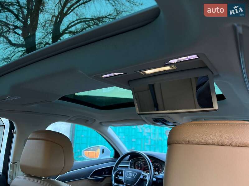 Седан Audi A8 2018 в Миколаєві