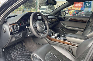 Седан Audi A8 2010 в 