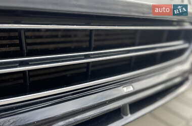 Седан Audi A8 2010 в 