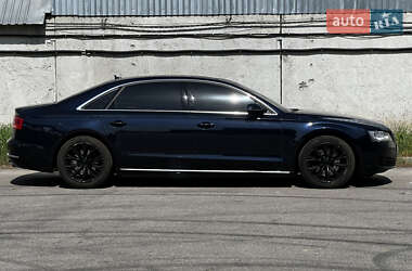 Седан Audi A8 2013 в 