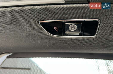 Седан Audi A8 2013 в 