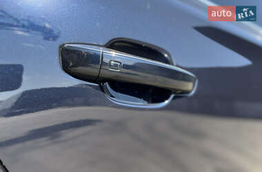 Седан Audi A8 2013 в 