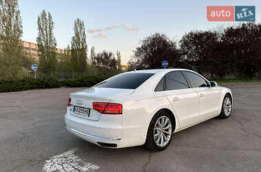 Седан Audi A8 2012 в 
