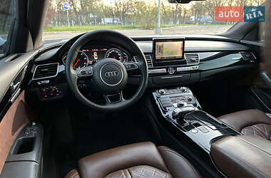 Седан Audi A8 2012 в 