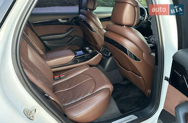Седан Audi A8 2012 в 