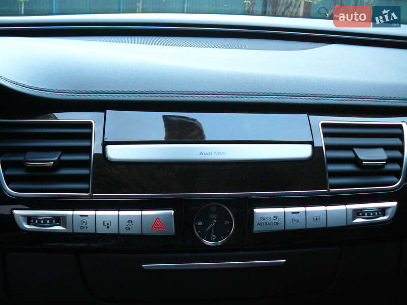 Седан Audi A8 2013 в Ивано-Франковске
