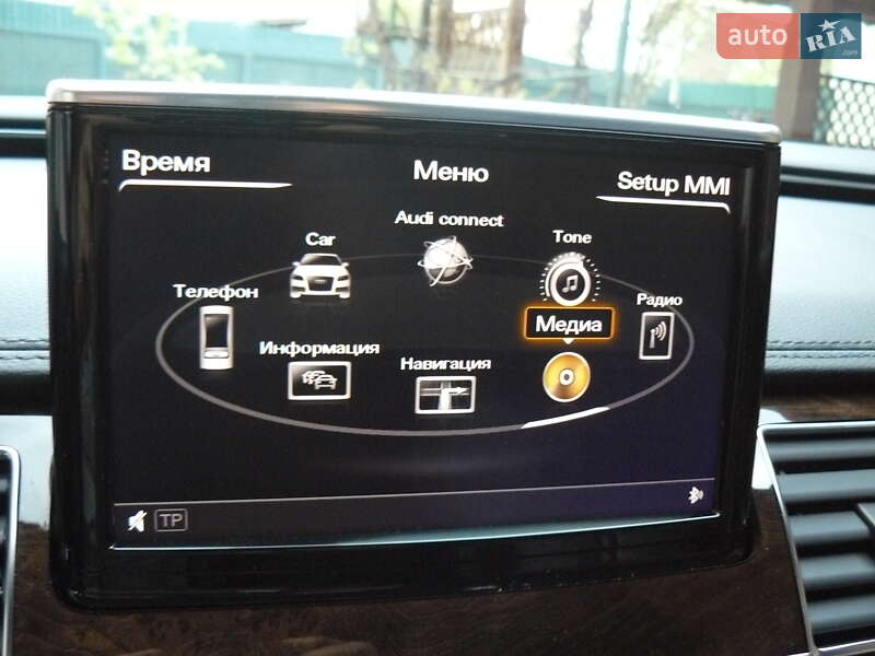 Седан Audi A8 2013 в Ивано-Франковске