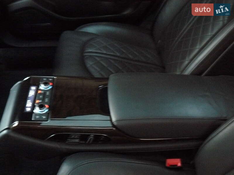 Седан Audi A8 2013 в Ивано-Франковске
