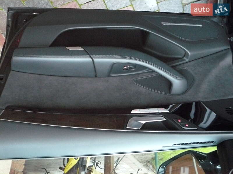 Седан Audi A8 2013 в Ивано-Франковске