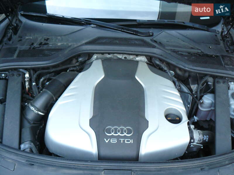 Седан Audi A8 2013 в Ивано-Франковске