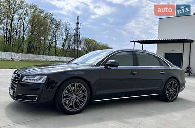 Седан Audi A8 2015 в 
