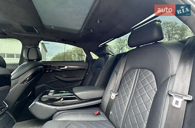 Седан Audi A8 2015 в 