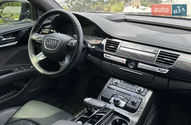 Седан Audi A8 2015 в 