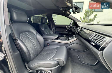Седан Audi A8 2015 в 