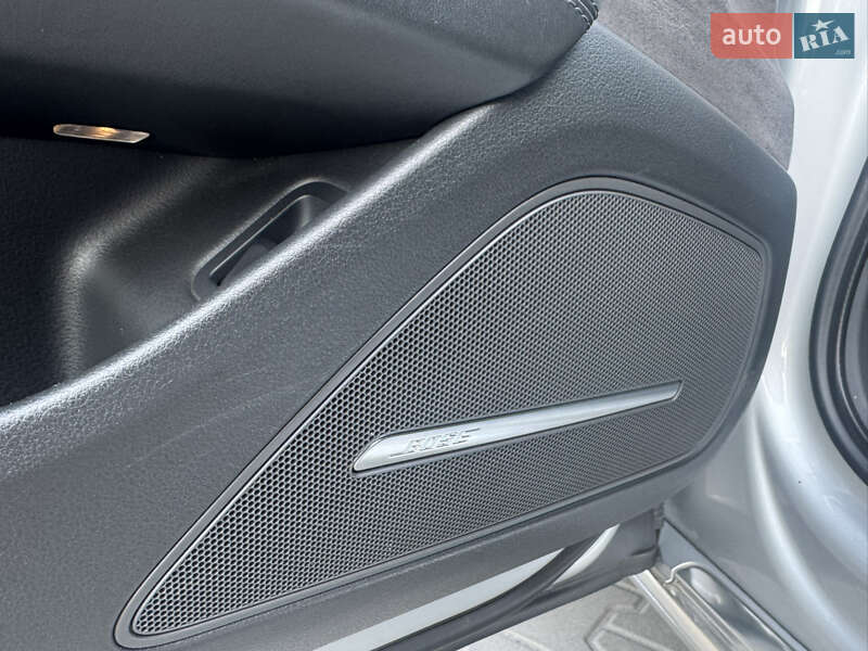 Седан Audi A8 2010 в Лубнах