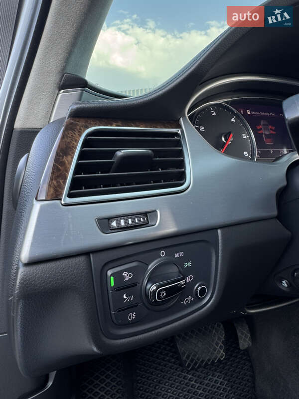 Седан Audi A8 2010 в Лубнах