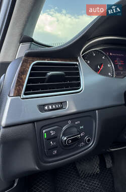 Седан Audi A8 2010 в 