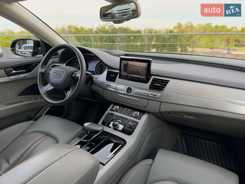 Седан Audi A8 2013 в Киеве