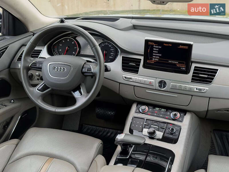 Седан Audi A8 2013 в Киеве