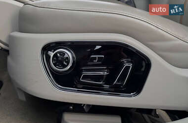Седан Audi A8 2013 в Киеве