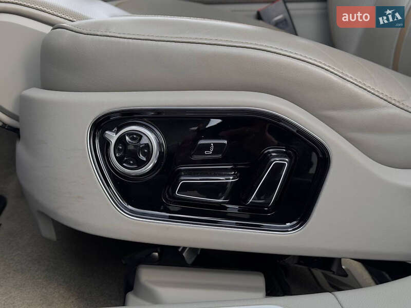 Седан Audi A8 2013 в Киеве