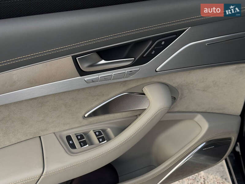 Седан Audi A8 2013 в Киеве