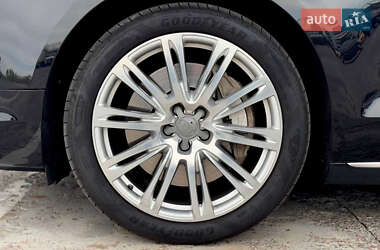 Седан Audi A8 2013 в 