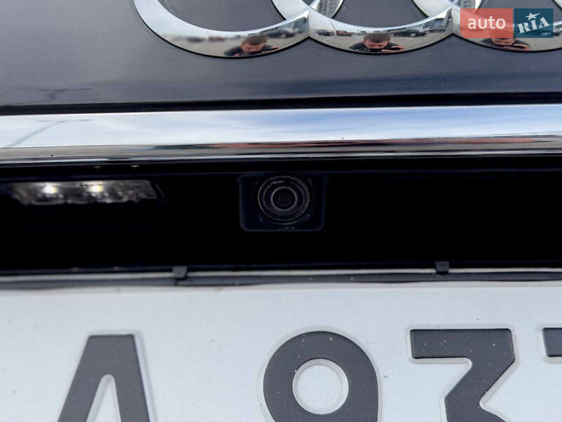 Седан Audi A8 2013 в Киеве