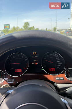 Седан Audi A8 2004 в 