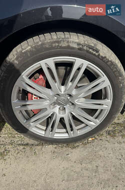 Седан Audi A8 2012 в 