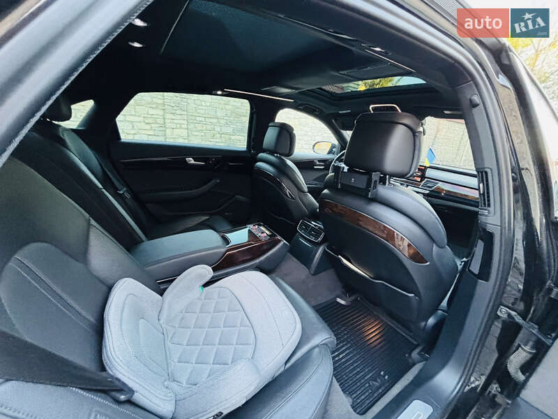 Седан Audi A8 2015 в Хмельницькому
