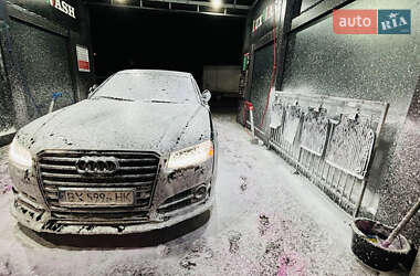 Седан Audi A8 2015 в 