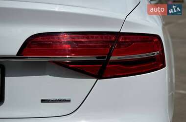 Седан Audi A8 2016 в 