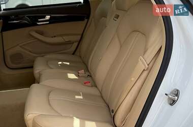 Седан Audi A8 2016 в 