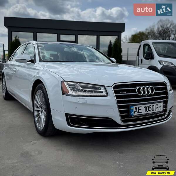 Седан Audi A8 2016 в 