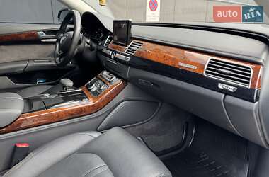 Седан Audi A8 2013 в 